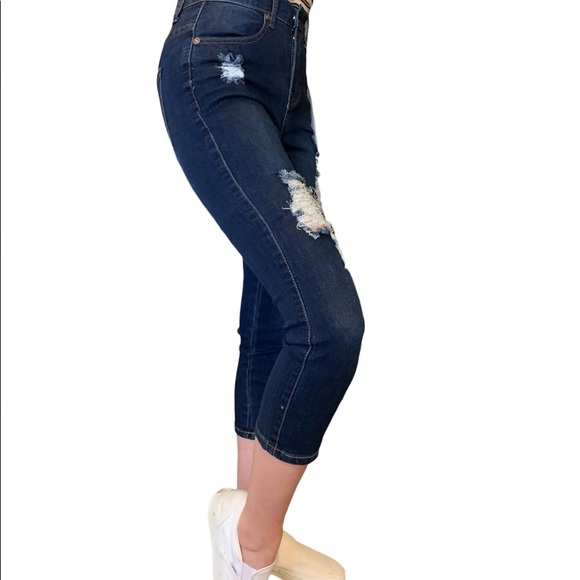 NWT Legend of London Distressed Capris Size 13 - Picture 3 of 4